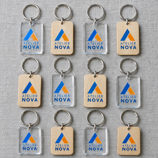 Porte-clés en acrylique et en bois imprimés en couleur avec un logo d'entreprise