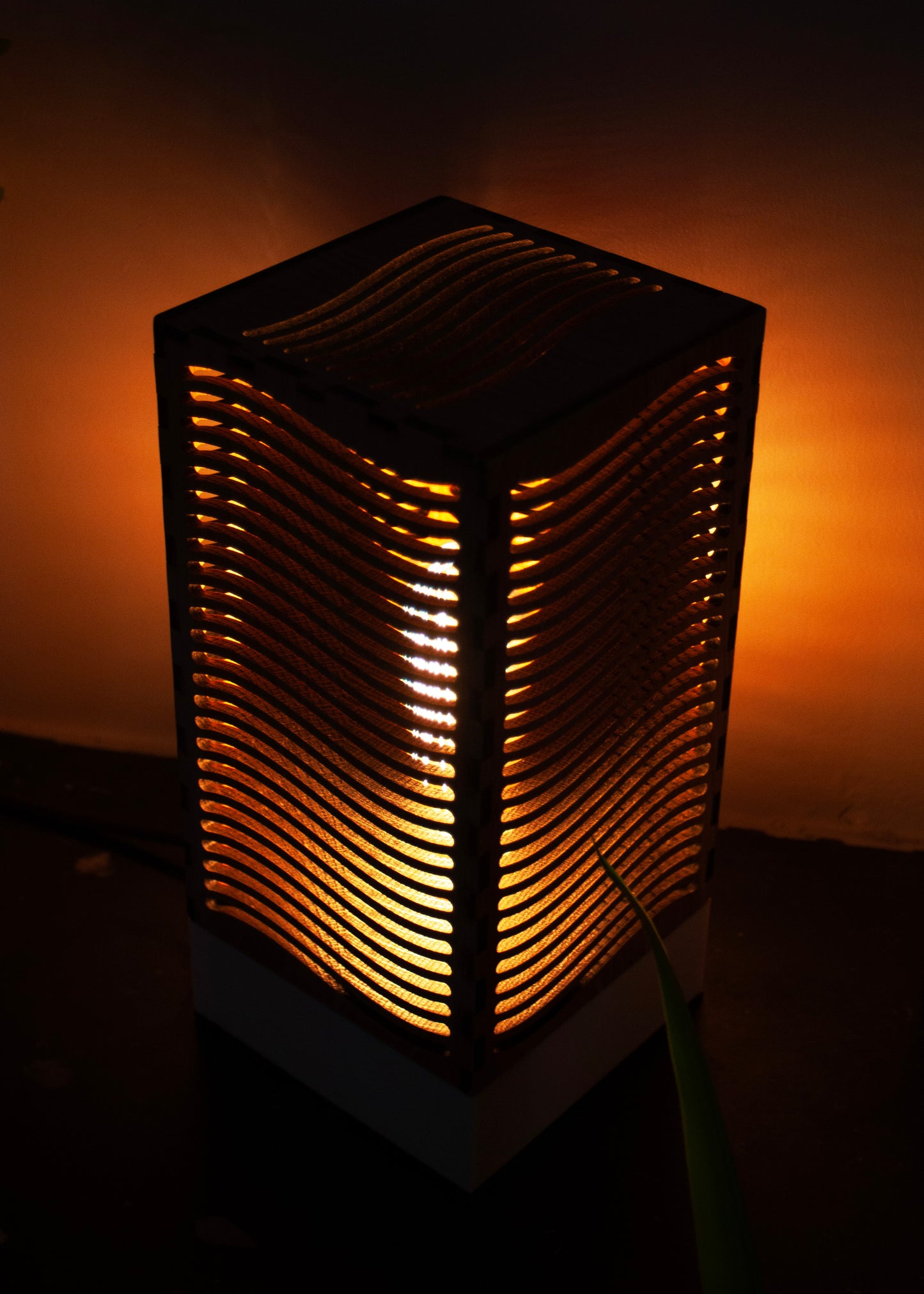 Lampe wave chêne massif - Série limitée 10 exemplaires