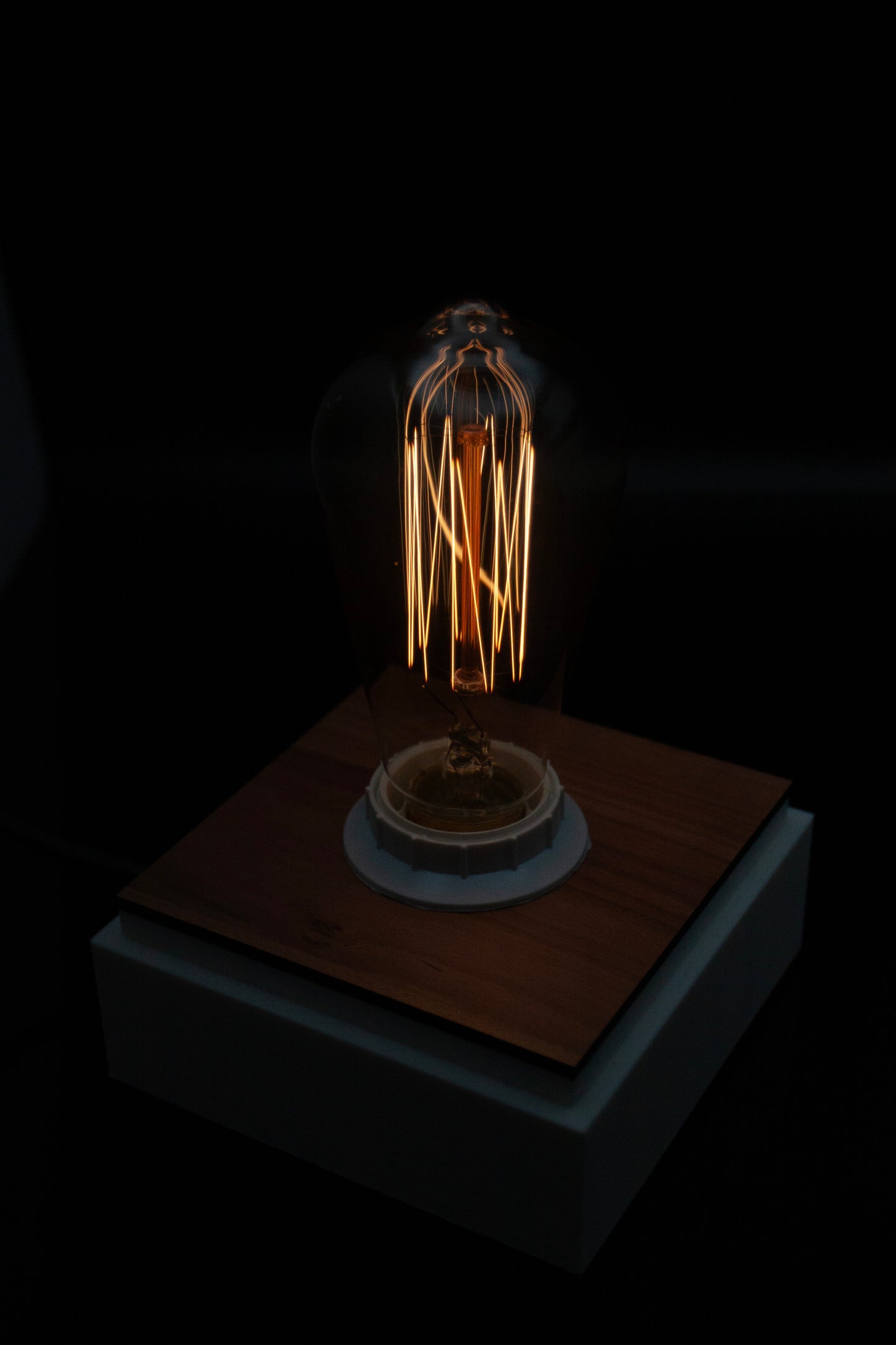 Lampe wave chêne massif - Série limitée 10 exemplaires