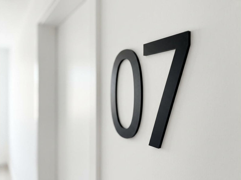 Plaque numéro de chambre en relief, chiffres découpés laser